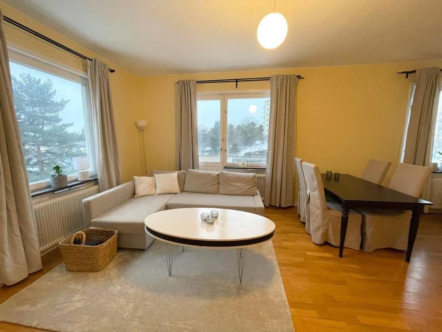 Trivsamma Lagenheter Med Fri Parkering Apartment Stockholm Ngoại thất bức ảnh