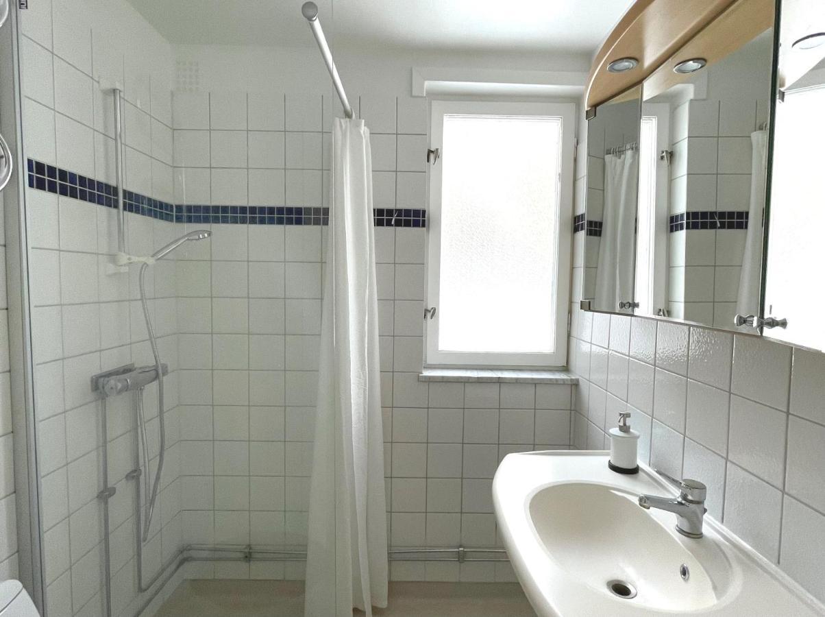 Trivsamma Lagenheter Med Fri Parkering Apartment Stockholm Ngoại thất bức ảnh