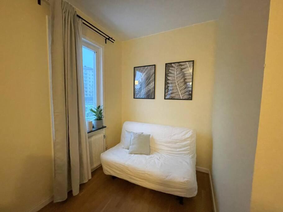 Trivsamma Lagenheter Med Fri Parkering Apartment Stockholm Ngoại thất bức ảnh